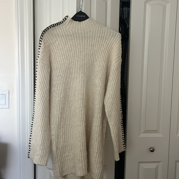 Steve Madden Women’s Gemma Mock neck Sweater Dress in white color NOT grey. - Picture 4 of 4